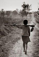 El largo camino de la infancia africana