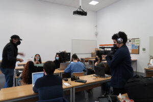 FUENTE: @gabantxo _Estudiantes de UPV/EHU de la Facultad de Comunicación, trabajan por equipos para el Proyecto DIRCOM