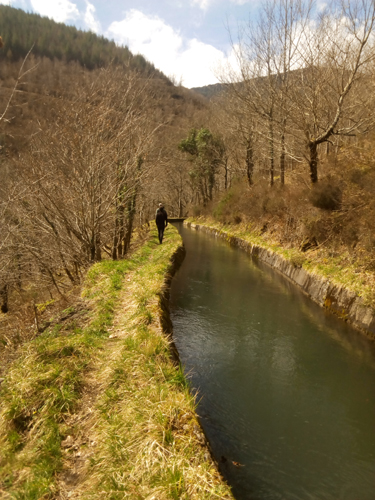 Canal en el ro Leitzaran