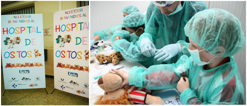 Niños atendiendo a ositos de peluche