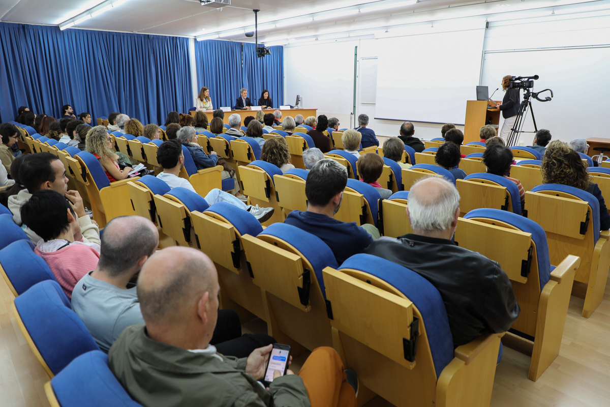 Bizkaiko Minbiziaren aurkako Elkatearen bisita UPV/EHUra