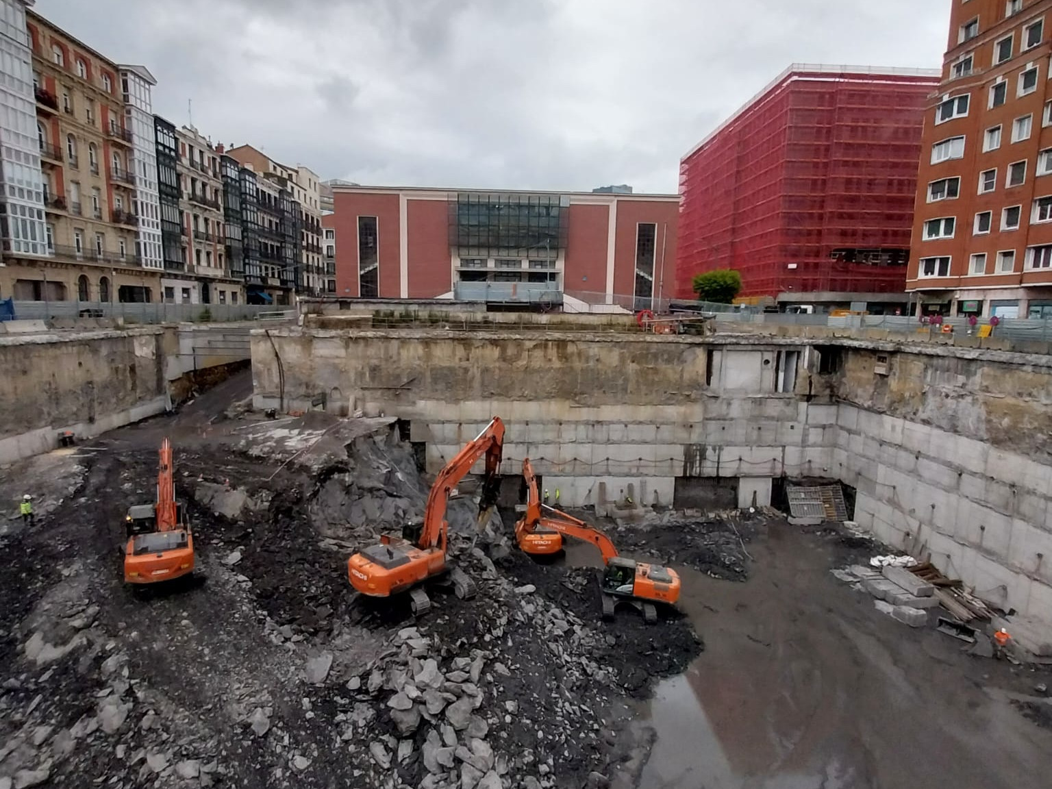 Obras de construcción del aparcamiento del Ensanche