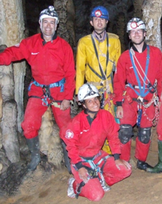 Yared Edery en 2008, junto con otros integrantes del Caving Club de la Universidad de Huddesfield (UK) en la cueva de Coventosa (Cantabria)