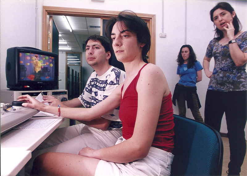 Telebista-platoko kontrol-gela