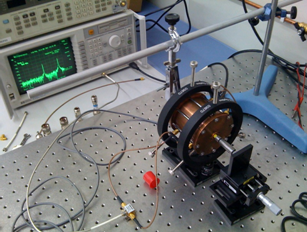 Sub-nanometer position sensor based on resonant cavity