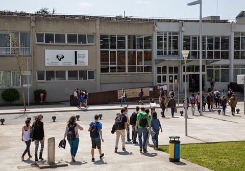 La Facultad cuenta con cerca de 3.000 estudiantes de Grado y Posgrado