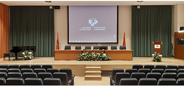 Ekonomia eta Enpresa Zientzien Fakultateko Areto Nagusia