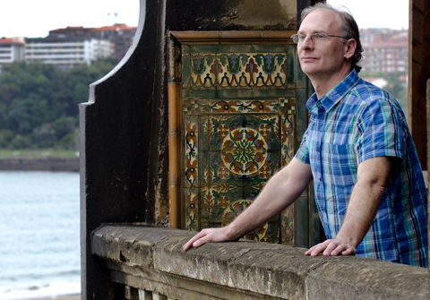 Javier Taks, en las Galerías Punta Begoña (Getxo).