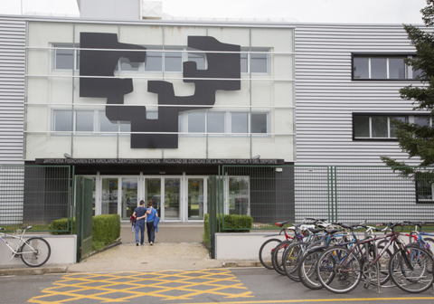 Entrada de la Facultad de Educación y Deporte
