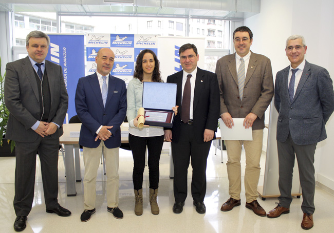 De izquierda a derecha, Jesús Mª Auzmendi González, Felipe García Martín, Laura Martínez, Xabier Ostolaza, Faustino Mujika y Luis Jaime de la Cal del Río.