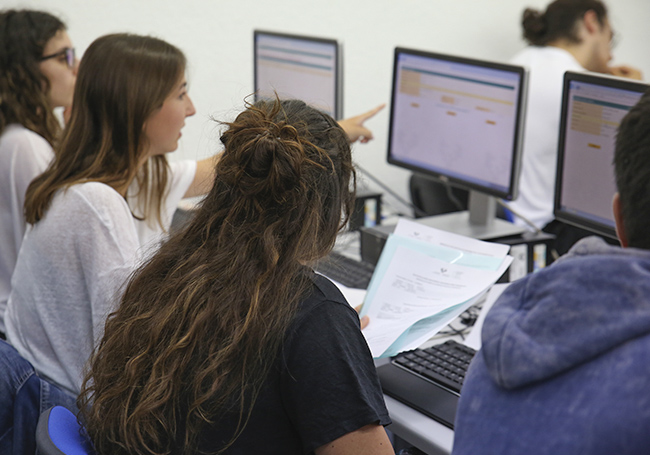 Fisika eta Ingeniaritza Elektronikoko Gradu Bikoitzaren 13,022 da gutxieneko notarik altuena UPV/EHUren lehen deialdian