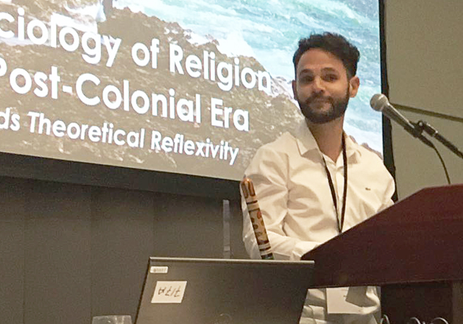 El investigador de la UPV/EHU Rafael Cazarin logra el premio “Ivan Varga”