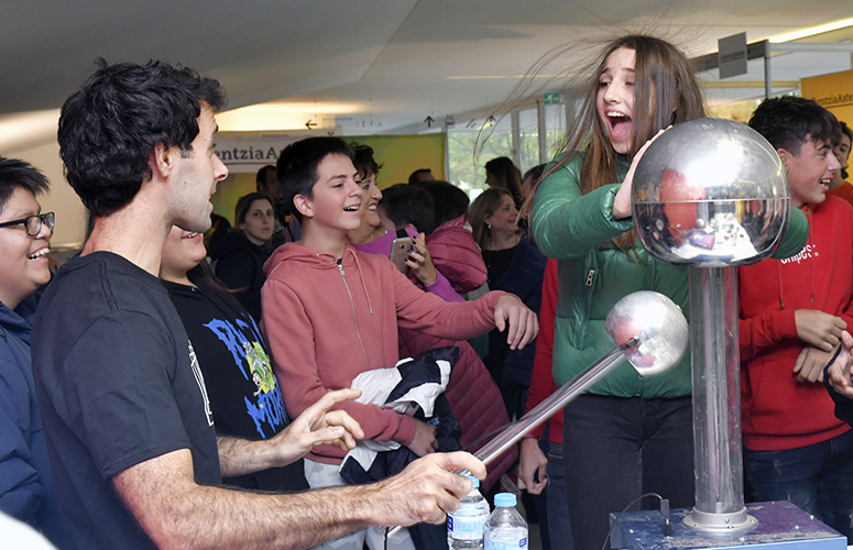 UPV/EHUren Zientzia Asteak 17.000 bisita jaso ditu. Argazkia: M ikel Mtz de Trespuentes. UPV/EHU
