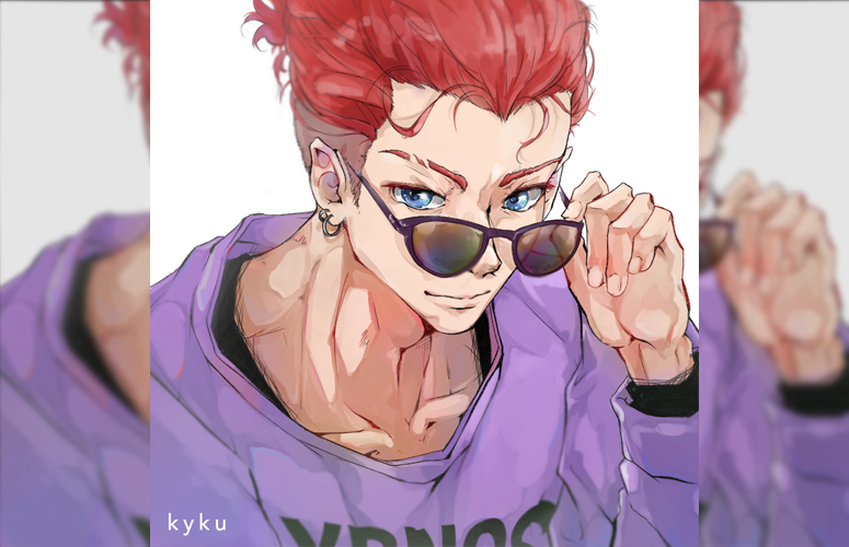 Un dibujo digital, de delineación marcada y estilizada.  Vemos el primer plano de un hombre joven con el gesto de quitarse las gafas de sol. Viste una sudadera morada sobre una camiseta descosida negra. Tiene ojos azules grandes, cejas finas arqueadas como en gesto de sorpresa y el pelo recogido en una coletilla con la parte baja rapada.