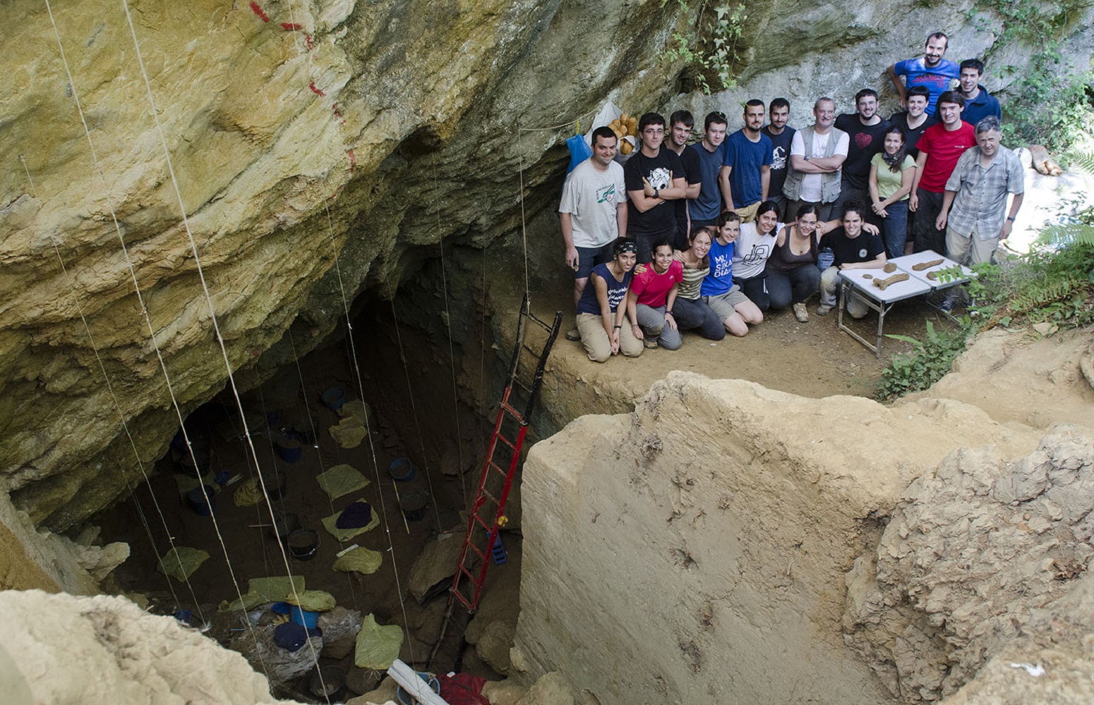 The Prehistoric Research Group, GIZAPRE, at the Lezetxiki excavations.