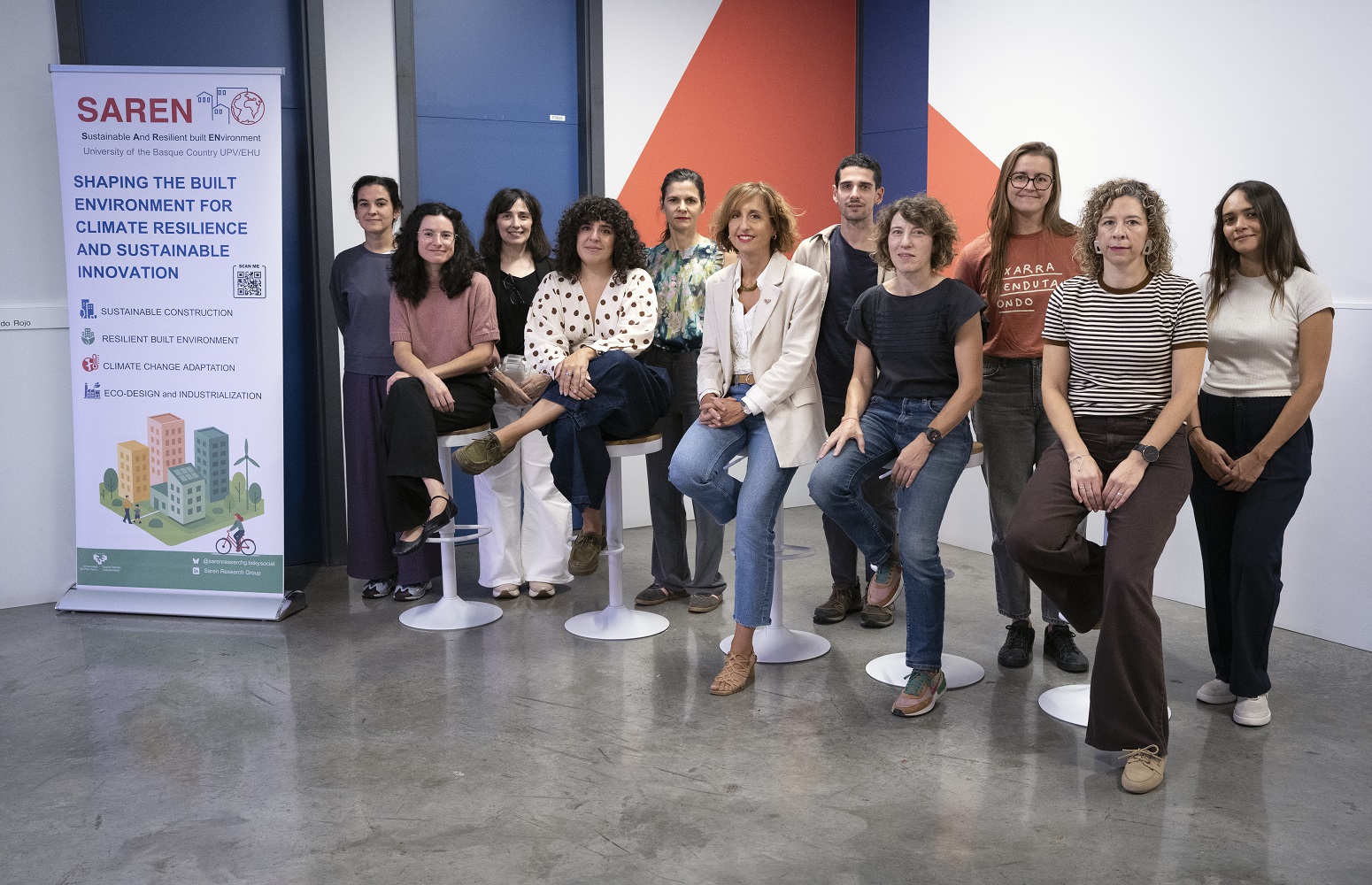 From left to right: members of the SAREN research group, Ane Larrinaga, Ane Villaverde, Olatz Ocerin, Laura Quesada, Ziortza Egiluz, Leire Garmendia, Joseba Gordo, Irantzu Alvarez, Maider Rekondo, Estibaliz Briz, and Estefania Jaramillo.