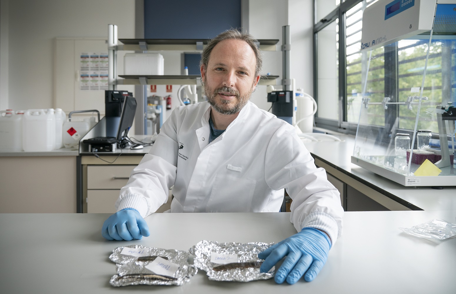 Asier Vallejo, doctor por la Universidad del País Vasco y profesor titular en la Facultad de Farmacia de la EHU