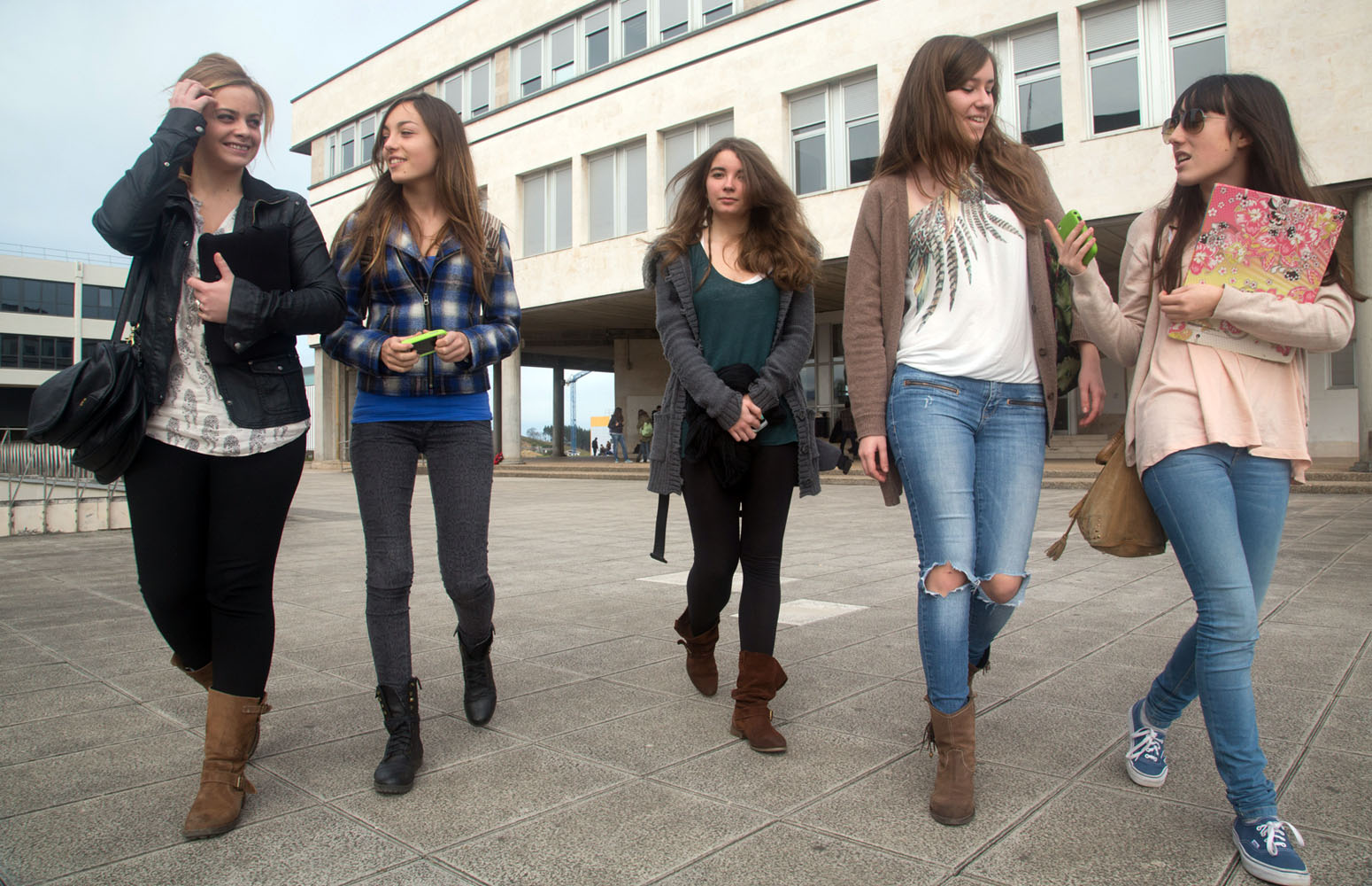 Las mujeres son mayoría en la universidad, pero la desigualdad de género persiste en el ámbito laboral