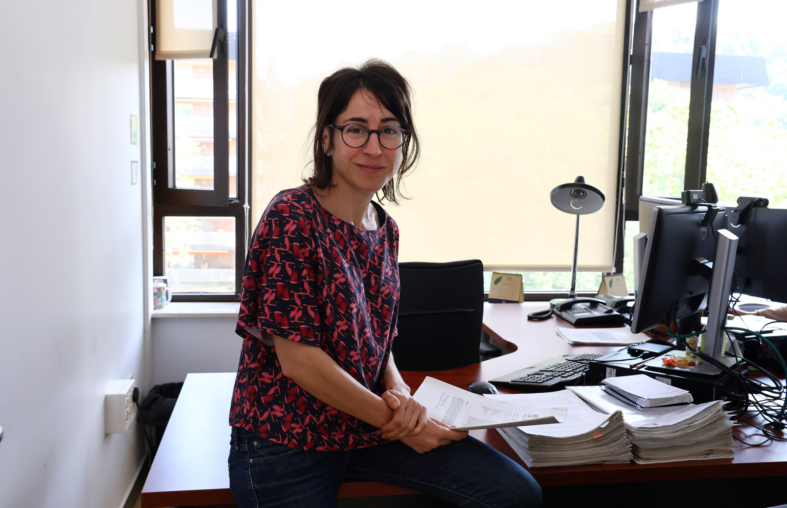 Joana Acha en su despacho de la UPV/EHU
