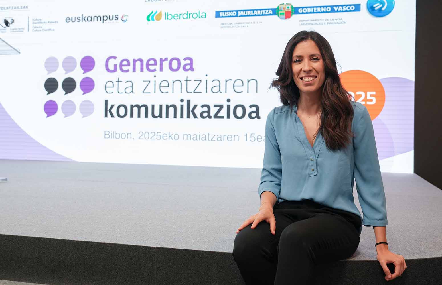 Laura Vela-Plo ikerlaria.