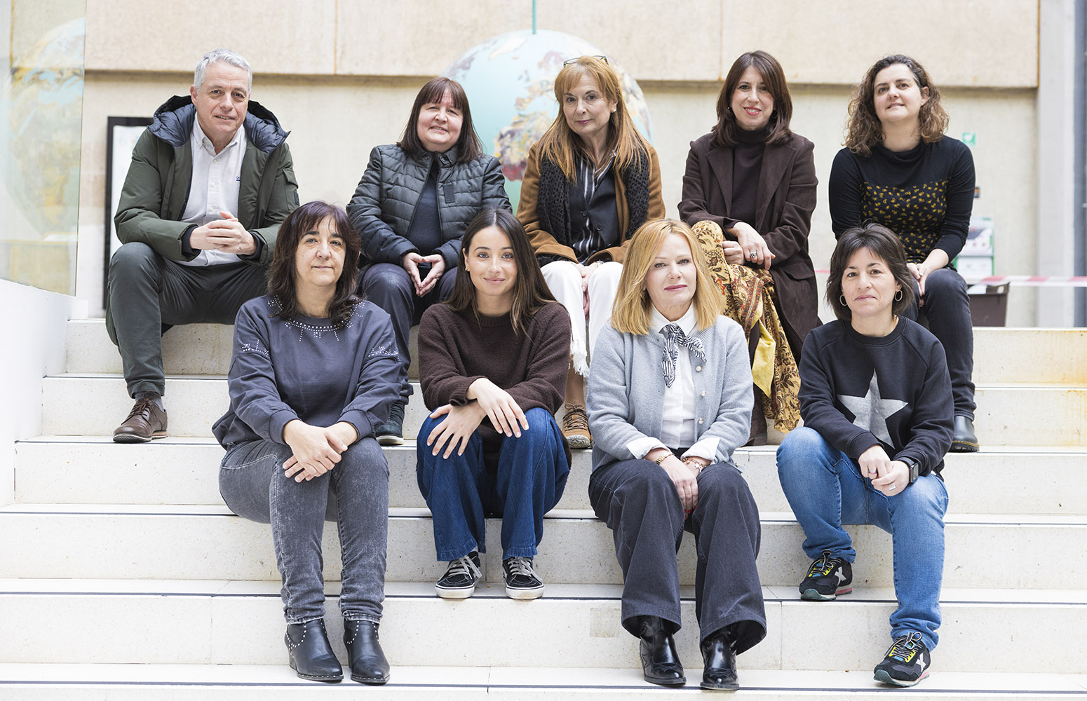 Equipo de la Oficina de Transferencia del Campus de Bizkaia de la EHU. De izquierda a derecha: Iñaki Gil, Marian Ouro, María Jesús Cítores, Nagore Tellado y María José Rodríguez. En la fila inferior: Emma Sainz, Paula Isasi, Estíbaliz Bidaburu y Ana Santamaría.