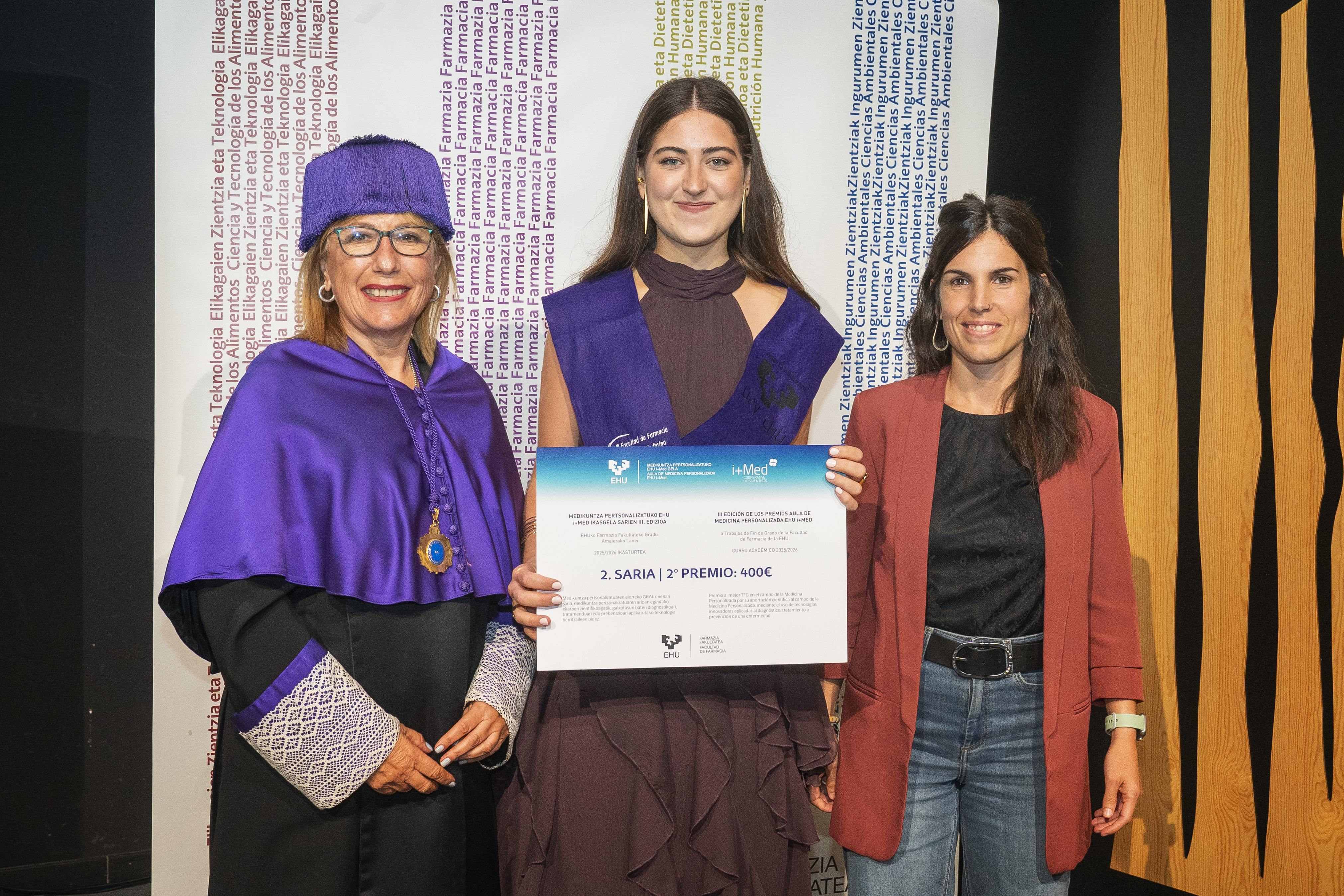 Leire García,  Rosa Hernández (EHU) eta Oihane Gartziandiarekin (i+Med).