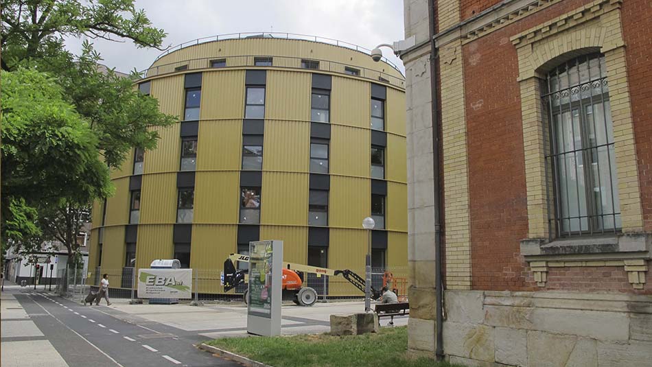 Un detalle del edificio de la residencia
