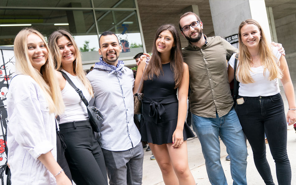 Un grupo internacional de personas