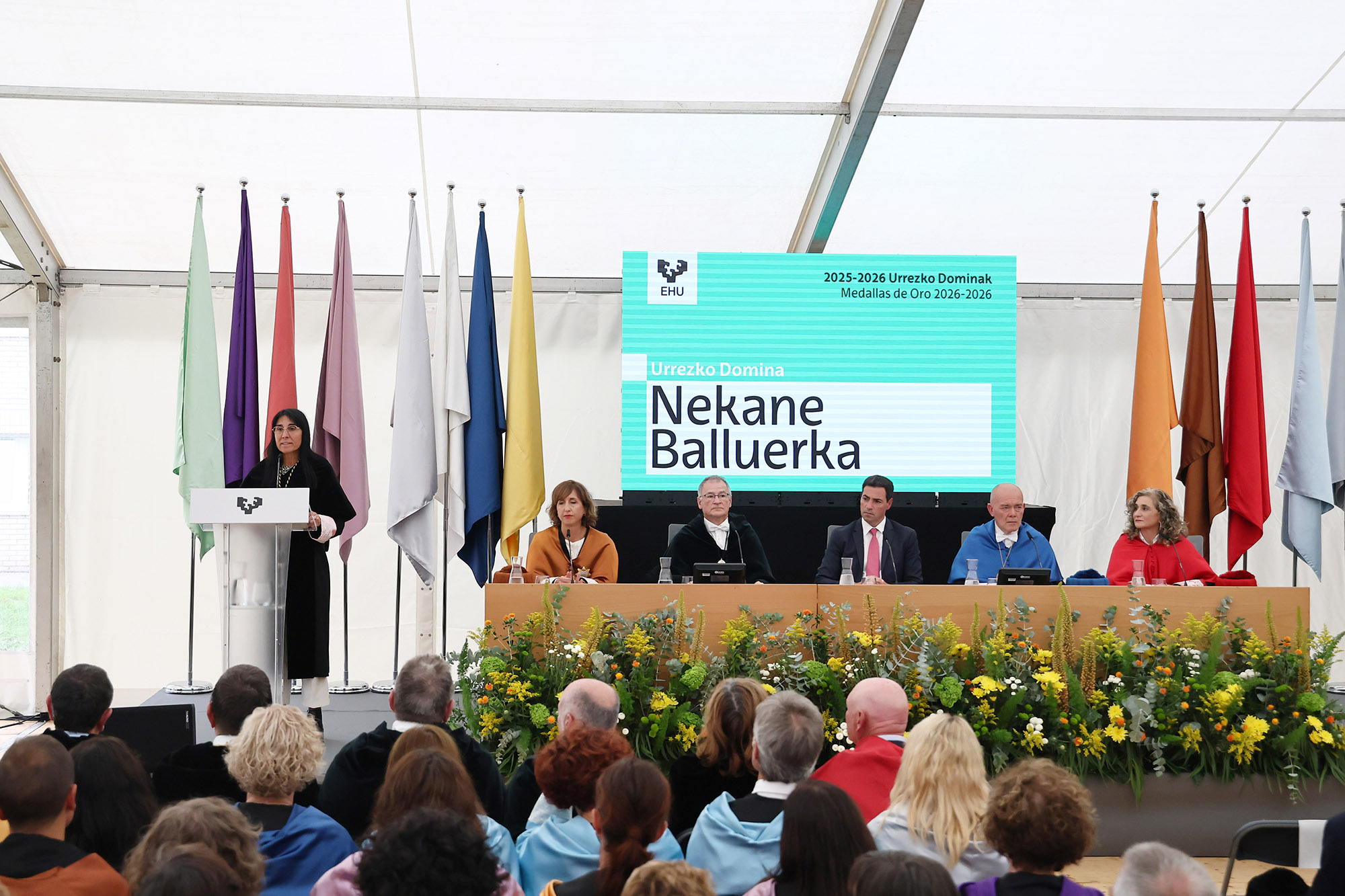 Nekane Balluerka urreko domina jaso ikasturte hasierako ekitaldian